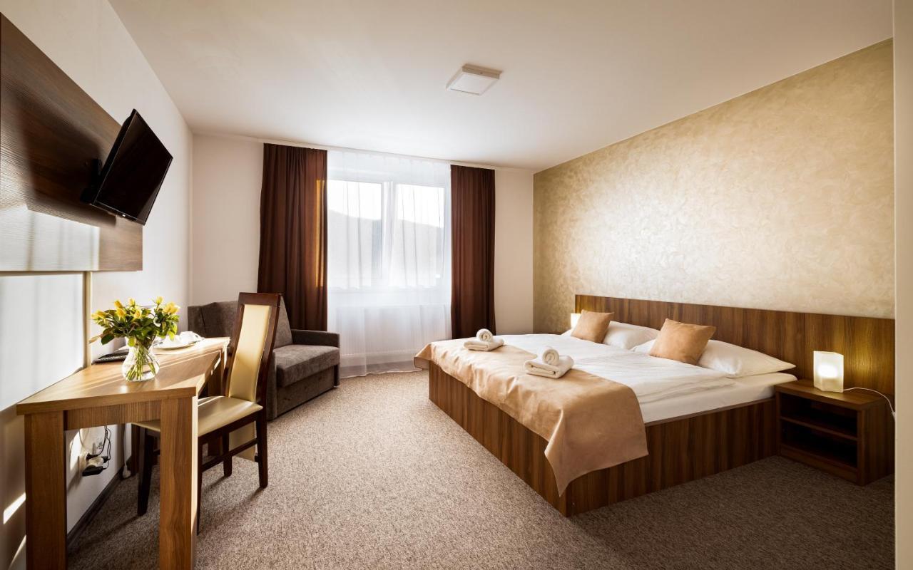 Royal M Hotel Sabinov Eksteriør billede